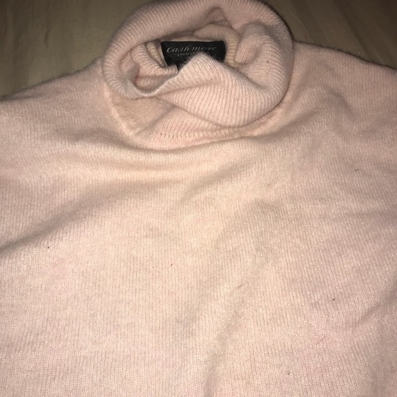 Light pink cashmere sweater - Picture 1 of 3
